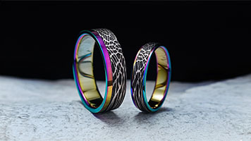 Цветные титановые обручальные кольца